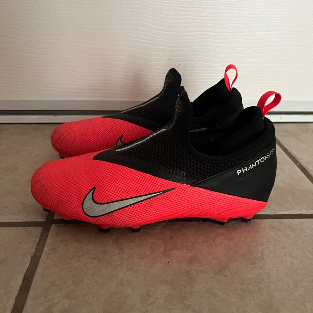 Nike Kids Sneakers - Black and Red